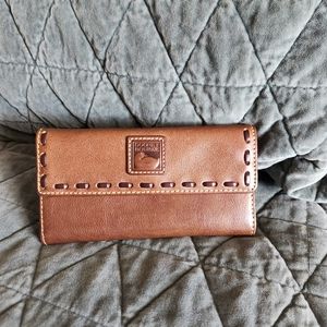 Dooney and bourke florentine wallet